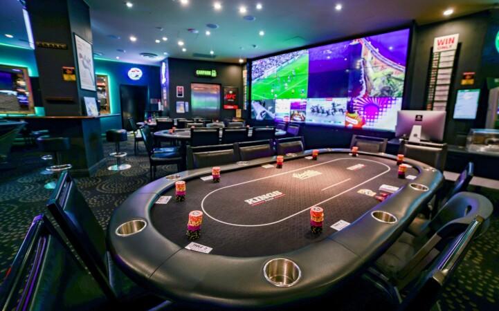 Best Sports Bars in Kingsford - Churchills Sports Bar