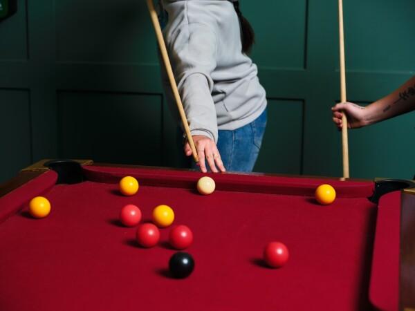 Best Sports Bars in Launching Place - Home Hotel Launching Place