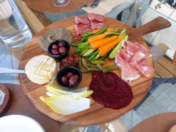 Best Sports Bars in Melbourne - The Wharf Hotel