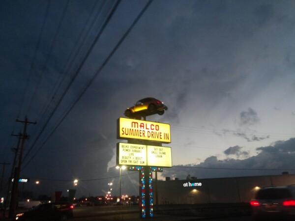 Best Sports Bars in Memphis - Summer Drive- In