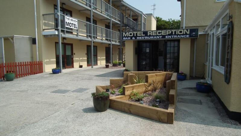 Best Sports Bars in Holyhead - Beach Motel